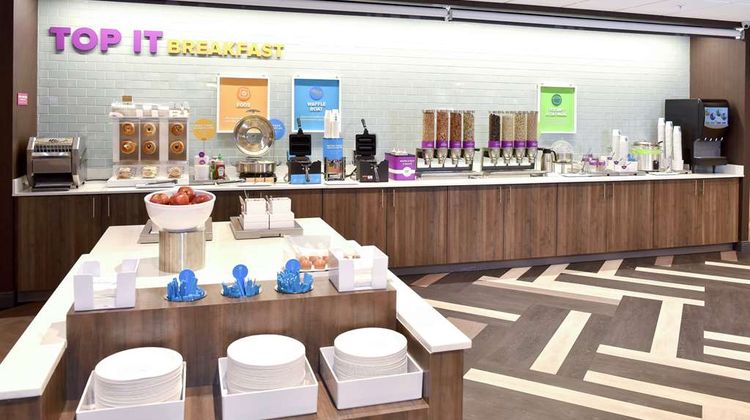 Tru by Hilton Lawrence Restaurant