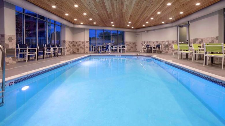 <b>Homewood Suites by Hilton Edina Pool</b>. Images powered by <a href="https://iceportal.shijigroup.com/" title="IcePortal" target="_blank">IcePortal</a>.