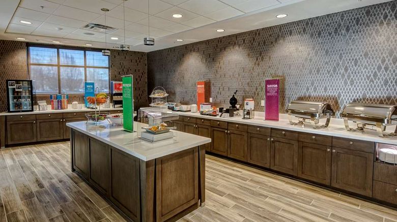 <b>Hampton Inn & Suites San Jose Airport Restaurant</b>. Images powered by <a href="https://iceportal.shijigroup.com/" title="IcePortal" target="_blank">IcePortal</a>.