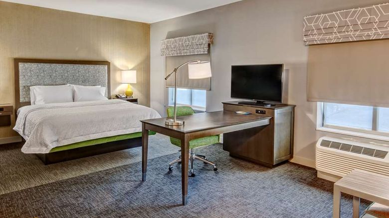 <b>Hampton Inn & Suites San Jose Airport Room</b>. Images powered by <a href="https://iceportal.shijigroup.com/" title="IcePortal" target="_blank">IcePortal</a>.