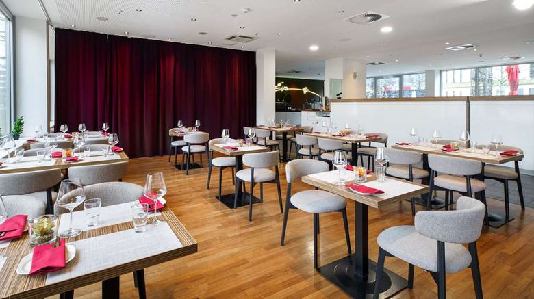 <b>Park Inn Frankfurt Airport Restaurant</b>. Images powered by <a href="https://iceportal.shijigroup.com/" title="IcePortal" target="_blank">IcePortal</a>.