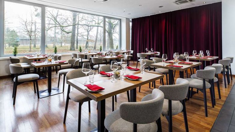 <b>Park Inn Frankfurt Airport Restaurant</b>. Images powered by <a href="https://iceportal.shijigroup.com/" title="IcePortal" target="_blank">IcePortal</a>.