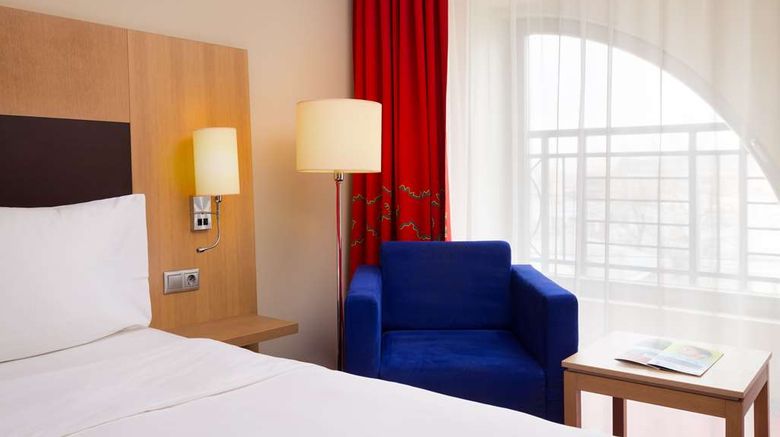 <b>Cosmos Saint-Petersburg Nevsky Hotel Room</b>. Images powered by <a href="https://iceportal.shijigroup.com/" title="IcePortal" target="_blank">IcePortal</a>.
