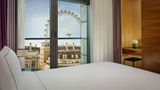 Park Plaza County Hall London Room