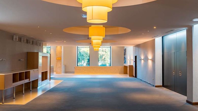 <b>Cosmos Saint-Petersburg Pulkovskaya Hotel Ballroom</b>. Images powered by <a href="https://iceportal.shijigroup.com/" title="IcePortal" target="_blank">IcePortal</a>.