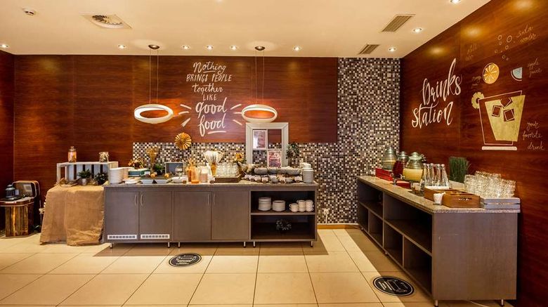 <b>Cosmos Saint-Petersburg Pulkovskaya Hotel Restaurant</b>. Images powered by <a href="https://iceportal.shijigroup.com/" title="IcePortal" target="_blank">IcePortal</a>.