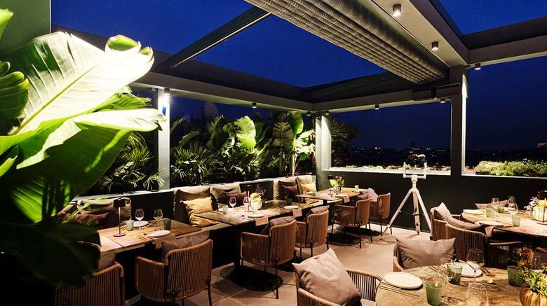 <b>Radisson Blu Park Hotel Athens Restaurant</b>. Images powered by <a href="https://iceportal.shijigroup.com/" title="IcePortal" target="_blank">IcePortal</a>.