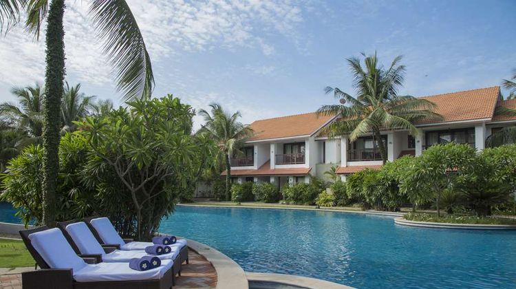 Radisson Blu Temple Bay Mamallapuram Pool