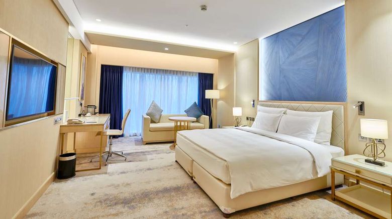 <b>The Diplomat Radisson Blu Hotel Room</b>. Images powered by <a href="https://iceportal.shijigroup.com/" title="IcePortal" target="_blank">IcePortal</a>.