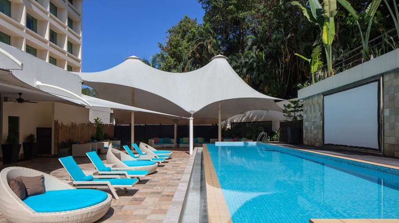<b>Radisson Hotel Brunei Darussalam Pool</b>. Images powered by <a href="https://iceportal.shijigroup.com/" title="IcePortal" target="_blank">IcePortal</a>.