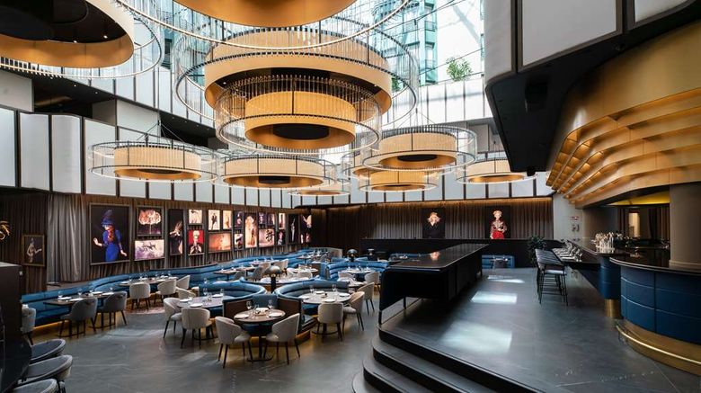 <b>Radisson Collection Grand Place Brussels Restaurant</b>. Images powered by <a href="https://iceportal.shijigroup.com/" title="IcePortal" target="_blank">IcePortal</a>.