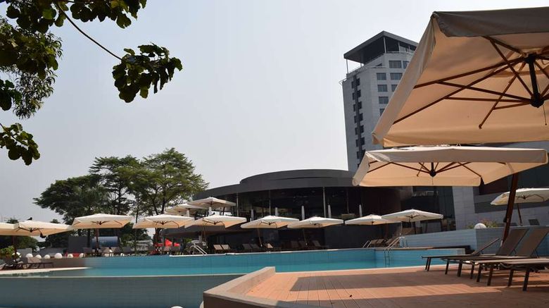 <b>Radisson Blu M'bamou Palace Hotel Pool</b>. Images powered by <a href="https://iceportal.shijigroup.com/" title="IcePortal" target="_blank">IcePortal</a>.