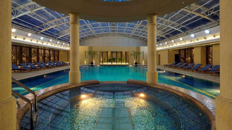 Radisson Blu Hotel Shanghai New World Pool