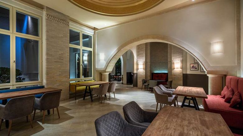 <b>Radisson Blu Palace Resort & Thalasso Restaurant</b>. Images powered by <a href="https://iceportal.shijigroup.com/" title="IcePortal" target="_blank">IcePortal</a>.
