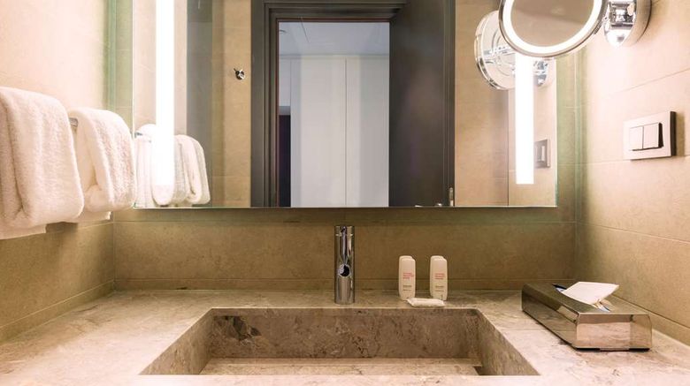 <b>Radisson Hotel Dakar Diamniadio Room</b>. Images powered by <a href="https://iceportal.shijigroup.com/" title="IcePortal" target="_blank">IcePortal</a>.