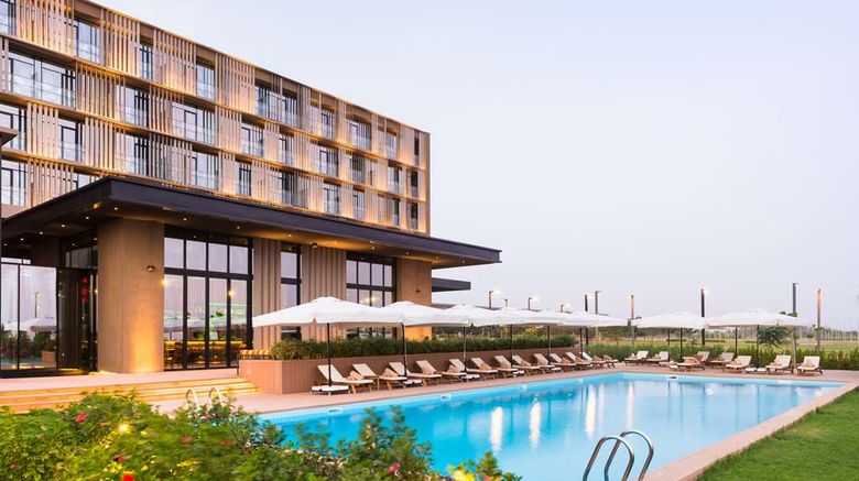 <b>Radisson Hotel Dakar Diamniadio Pool</b>. Images powered by <a href="https://iceportal.shijigroup.com/" title="IcePortal" target="_blank">IcePortal</a>.