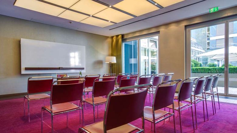 <b>Radisson Blu Media Harbour Hotel Meeting</b>. Images powered by <a href=https://www.travelagewest.com/Hotels/Duesseldorf-Germany/