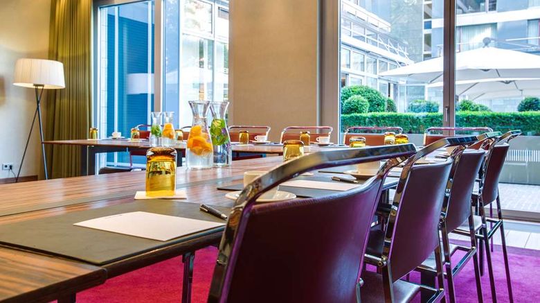 <b>Radisson Blu Media Harbour Hotel Meeting</b>. Images powered by <a href=https://www.travelagewest.com/Hotels/Duesseldorf-Germany/