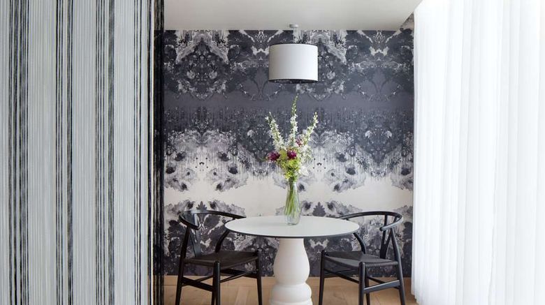 <b>Radisson Collection Royal Mile Suite</b>. Images powered by <a href="https://iceportal.shijigroup.com/" title="IcePortal" target="_blank">IcePortal</a>.