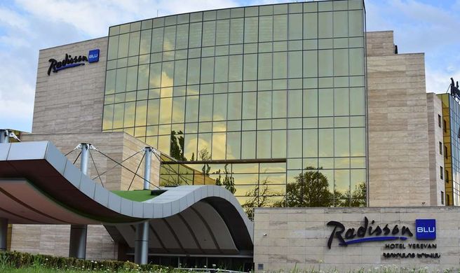 Radisson Blu Hotel Yerevan Exterior