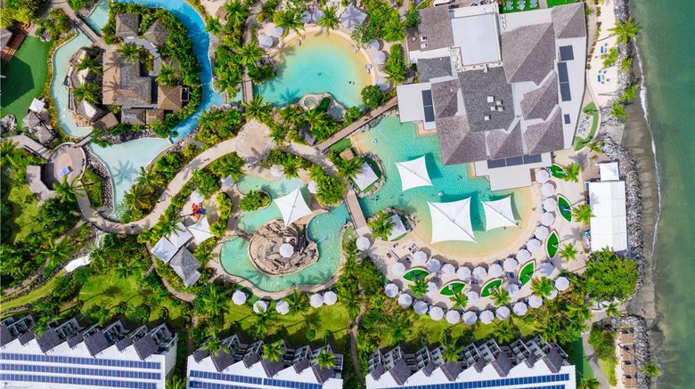<b>Radisson Blu Resort Fiji Denarau Island Beach</b>. Images powered by <a href="https://iceportal.shijigroup.com/" title="IcePortal" target="_blank">IcePortal</a>.