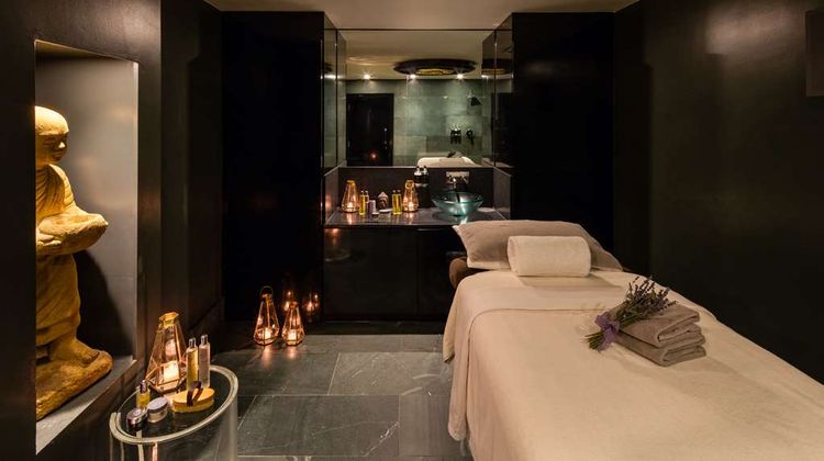 The May Fair Hotel, Radisson Collection Spa
