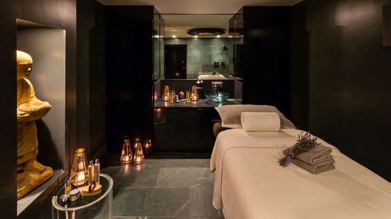 <b>The May Fair Hotel, Radisson Collection Spa</b>. Images powered by <a href="https://iceportal.shijigroup.com/" title="IcePortal" target="_blank">IcePortal</a>.