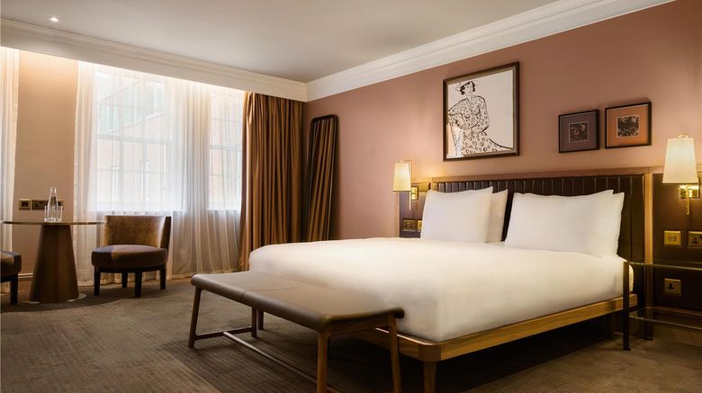 <b>The May Fair Hotel, Radisson Collection Room</b>. Images powered by <a href="https://iceportal.shijigroup.com/" title="IcePortal" target="_blank">IcePortal</a>.