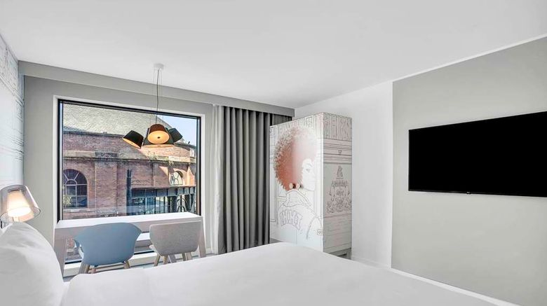 <b>Radisson Red Hotel Glasgow Room</b>. Images powered by <a href="https://iceportal.shijigroup.com/" title="IcePortal" target="_blank">IcePortal</a>.