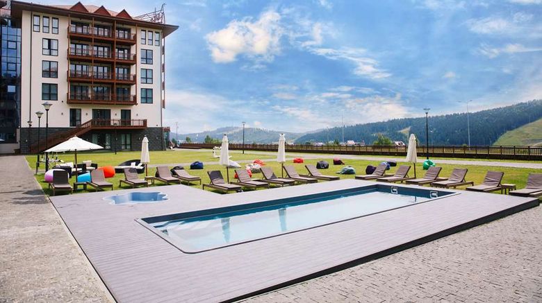 <b>Radisson Blu Resort Bukovel Pool</b>. Images powered by <a href="https://iceportal.shijigroup.com/" title="IcePortal" target="_blank">IcePortal</a>.