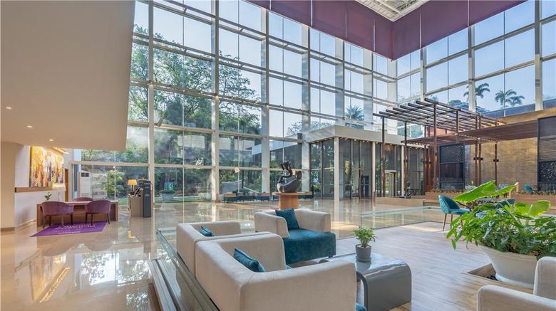 <b>Radisson Blu Plaza Hotel Banjara Hills Lobby</b>. Images powered by <a href="https://iceportal.shijigroup.com/" title="IcePortal" target="_blank">IcePortal</a>.