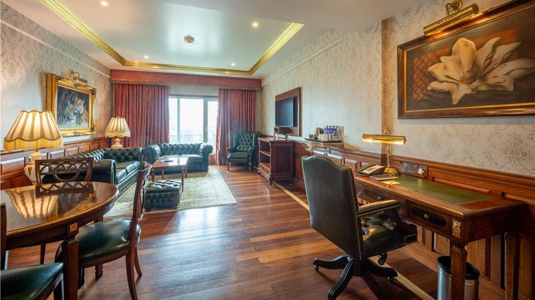 <b>Radisson Hotel Jalandhar Suite</b>. Images powered by <a href="https://iceportal.shijigroup.com/" title="IcePortal" target="_blank">IcePortal</a>.