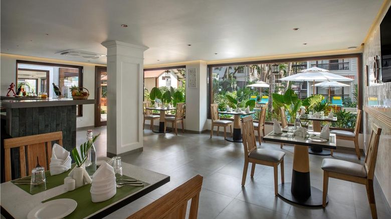 <b>Radisson Goa Candolim Restaurant</b>. Images powered by <a href="https://iceportal.shijigroup.com/" title="IcePortal" target="_blank">IcePortal</a>.