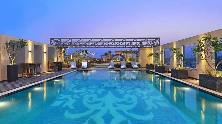 Radisson Chandigarh Zirakpur Pool