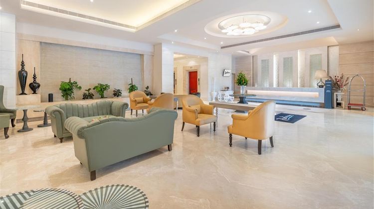 Radisson Hyderabad Hitec City Lobby