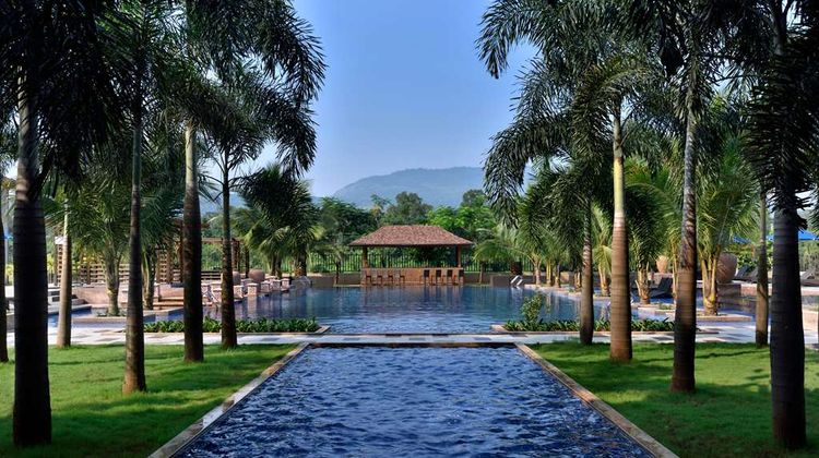 Radisson Blu Resort Karjat Pool