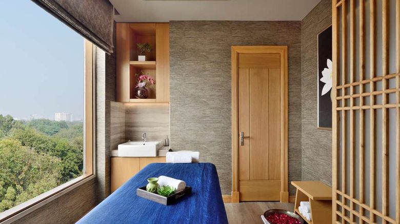 <b>Radisson Noida Spa</b>. Images powered by <a href="https://iceportal.shijigroup.com/" title="IcePortal" target="_blank">IcePortal</a>.
