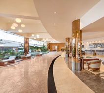 Radisson Salem Lobby