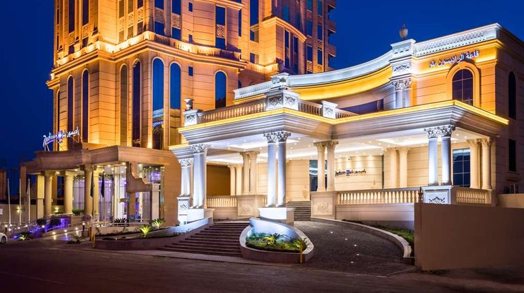 Radisson Blu Hotel, Jeddah Plaza Exterior