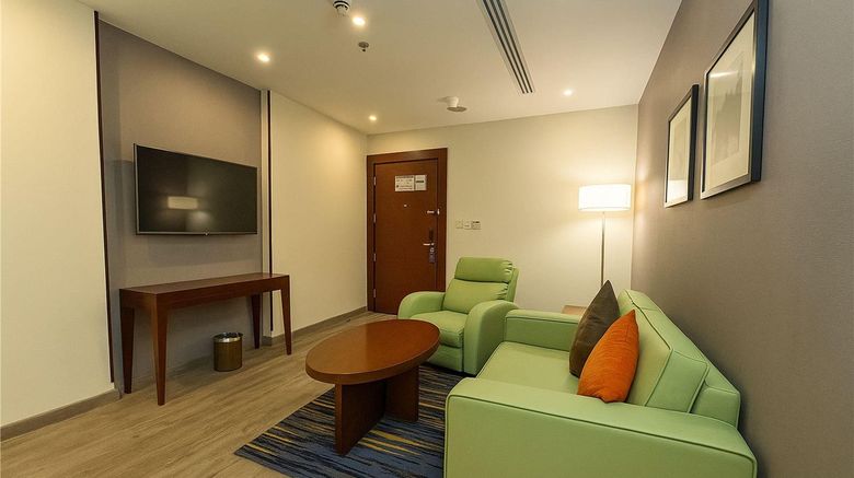 <b>Radisson Blu Hotel, Jeddah Plaza Suite</b>. Images powered by <a href="https://iceportal.shijigroup.com/" title="IcePortal" target="_blank">IcePortal</a>.