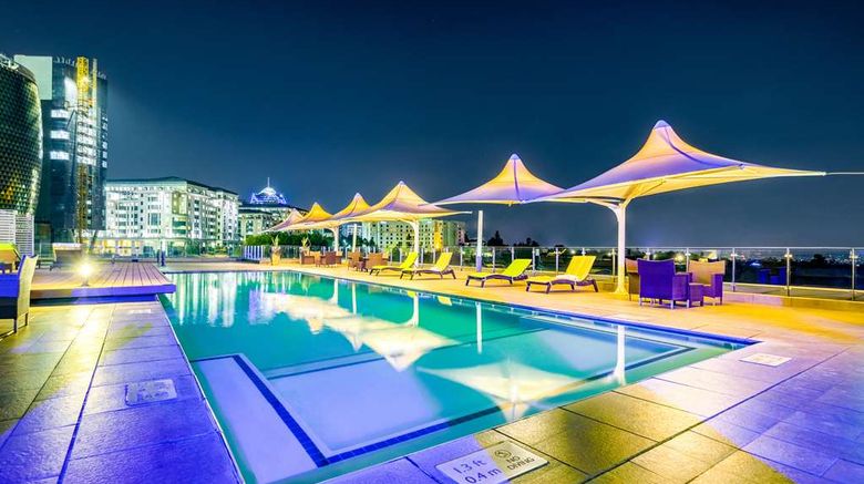 <b>Radisson Blu Hotel, Sandton Johannesburg Pool</b>. Images powered by <a href="https://iceportal.shijigroup.com/" title="IcePortal" target="_blank">IcePortal</a>.