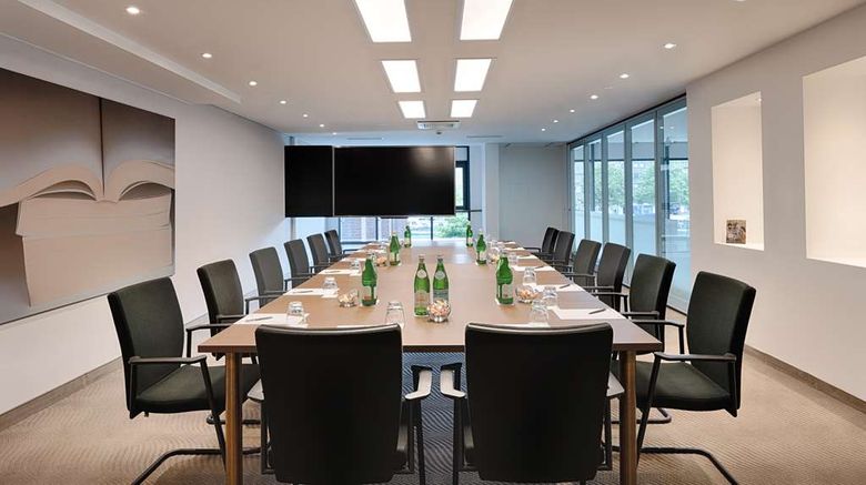 <b>Radisson Blu Senator Hotel Meeting</b>. Images powered by <a href="https://iceportal.shijigroup.com/" title="IcePortal" target="_blank">IcePortal</a>.