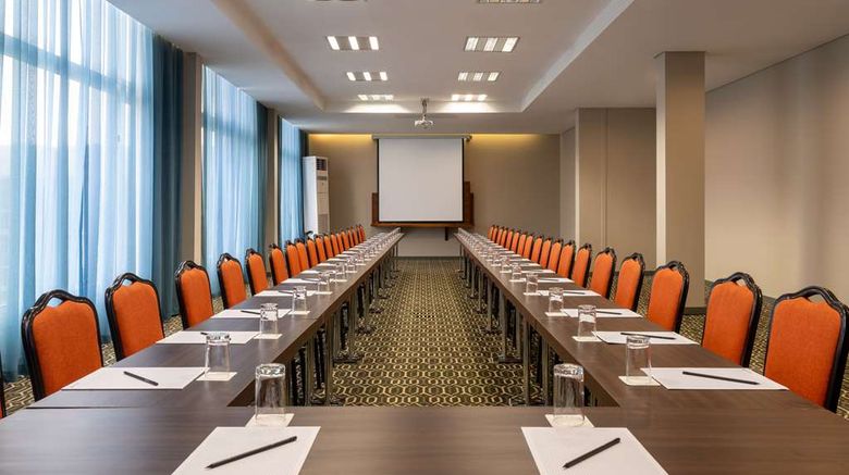 <b>Radisson Blu Okoume Palace Hotel Meeting</b>. Images powered by <a href="https://iceportal.shijigroup.com/" title="IcePortal" target="_blank">IcePortal</a>.