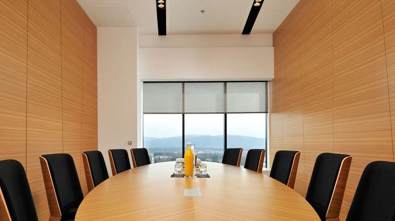<b>Radisson Blu Plaza Hotel, Ljubljana Meeting</b>. Images powered by <a href="https://iceportal.shijigroup.com/" title="IcePortal" target="_blank">IcePortal</a>.