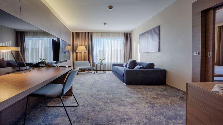<b>Radisson Blu Plaza Hotel, Ljubljana Suite</b>. Images powered by <a href="https://iceportal.shijigroup.com/" title="IcePortal" target="_blank">IcePortal</a>.