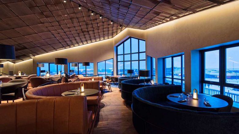<b>Radisson Blu Polar Hotel Spitsbergen Restaurant</b>. Images powered by <a href="https://iceportal.shijigroup.com/" title="IcePortal" target="_blank">IcePortal</a>.