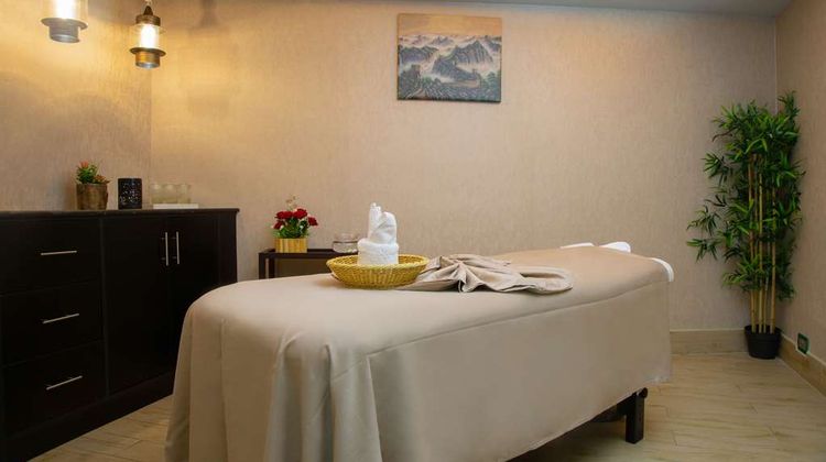 Radisson Blu Hotel Muscat Spa