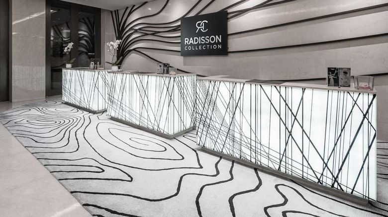 <b>Radisson Collection Muscat, Hormuz Grand Lobby</b>. Images powered by <a href="https://iceportal.shijigroup.com/" title="IcePortal" target="_blank">IcePortal</a>.
