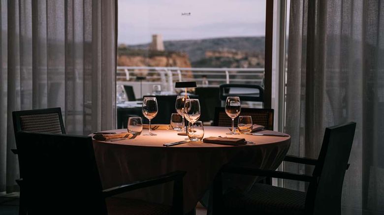 <b>Radisson Blu Resort & Spa, Golden Sands Restaurant</b>. Images powered by <a href="https://iceportal.shijigroup.com/" title="IcePortal" target="_blank">IcePortal</a>.