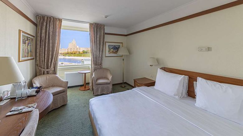 <b>Radisson Slavyanskaya Hotel Room</b>. Images powered by <a href="https://iceportal.shijigroup.com/" title="IcePortal" target="_blank">IcePortal</a>.